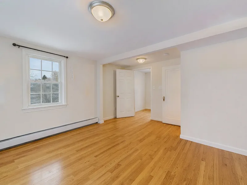 Empty room, after editing